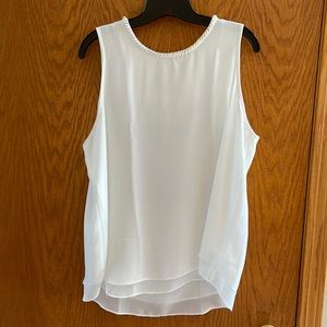 Violet + Clair Cream color Shell with beaded collar Sz XL